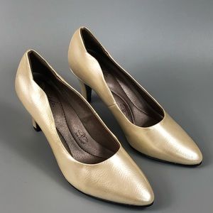 Soft Style by Hush Puppies Women’s Pump Heels Size 6